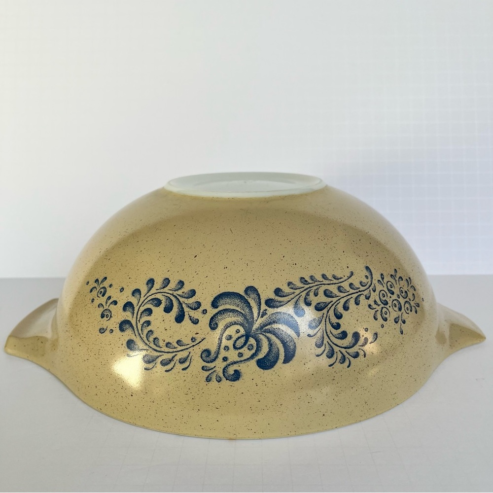 Vintage Pyrex Homestead 444 Cinderella Mixing Bowl